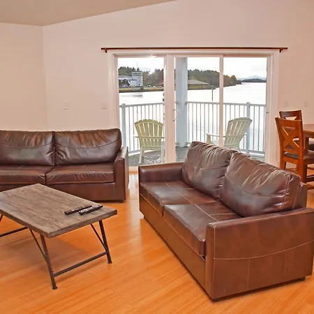 Longliner Lodge And Suites Sitka Exterior photo